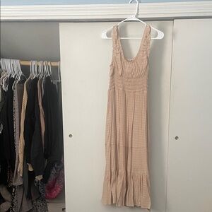 Chic Sleeveless Beige Maxi Dress